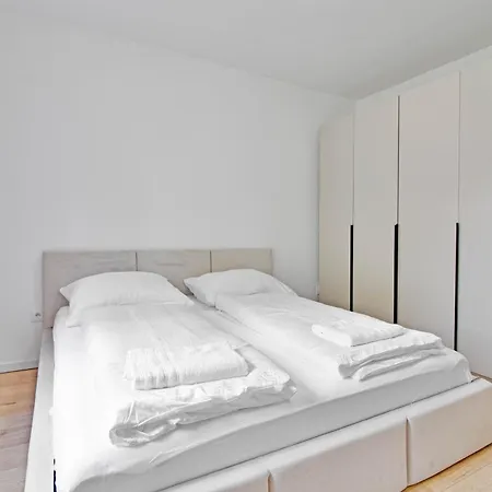Lovely 1 Bedroom Daire *